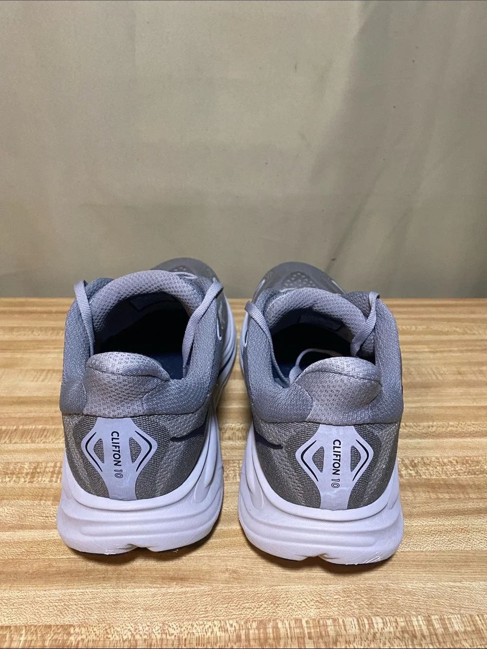 Hoka One One M Clifton 10 Galactic Grey Running shoes Mens size 10 2E Wide